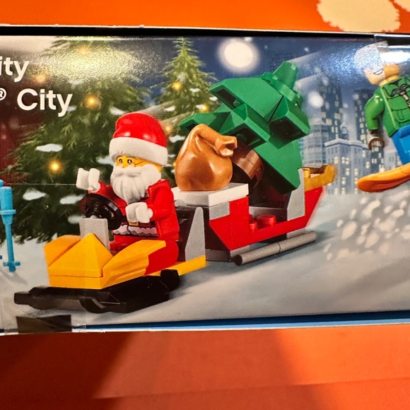 Lego City Adventure Calendar - Picture 8 of 13